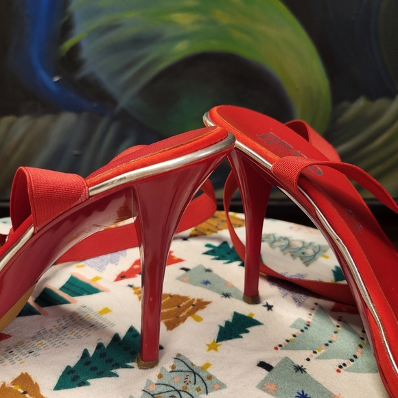 EU39 Red patent leather stilettos with buckles and bows by Bravo Browns - Picture 12 of 16
